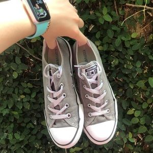 low top converse *gray